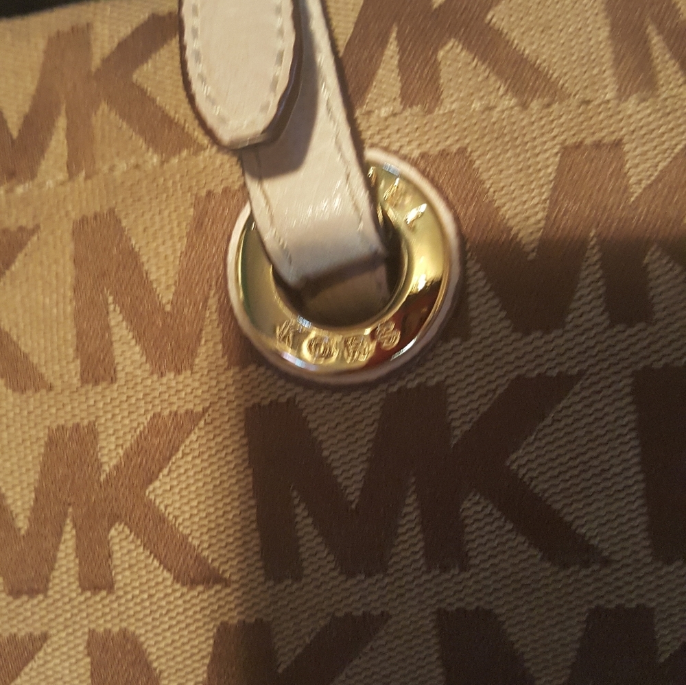 Handbag